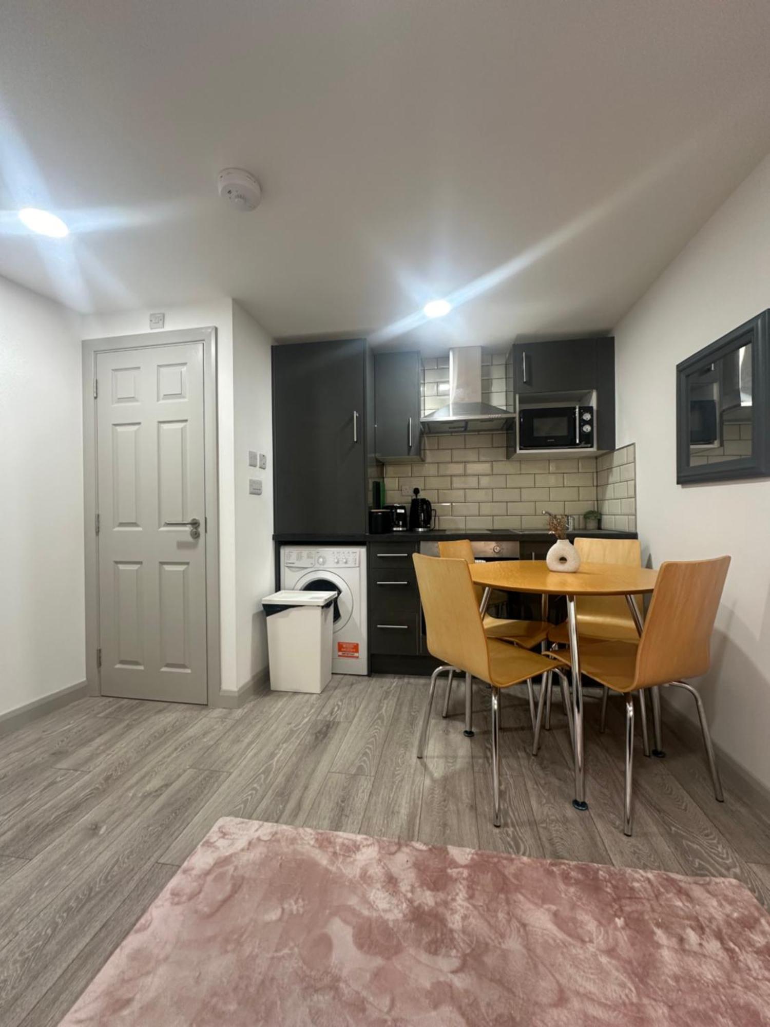 New Build Cozy Flat In London!jay Apartment London