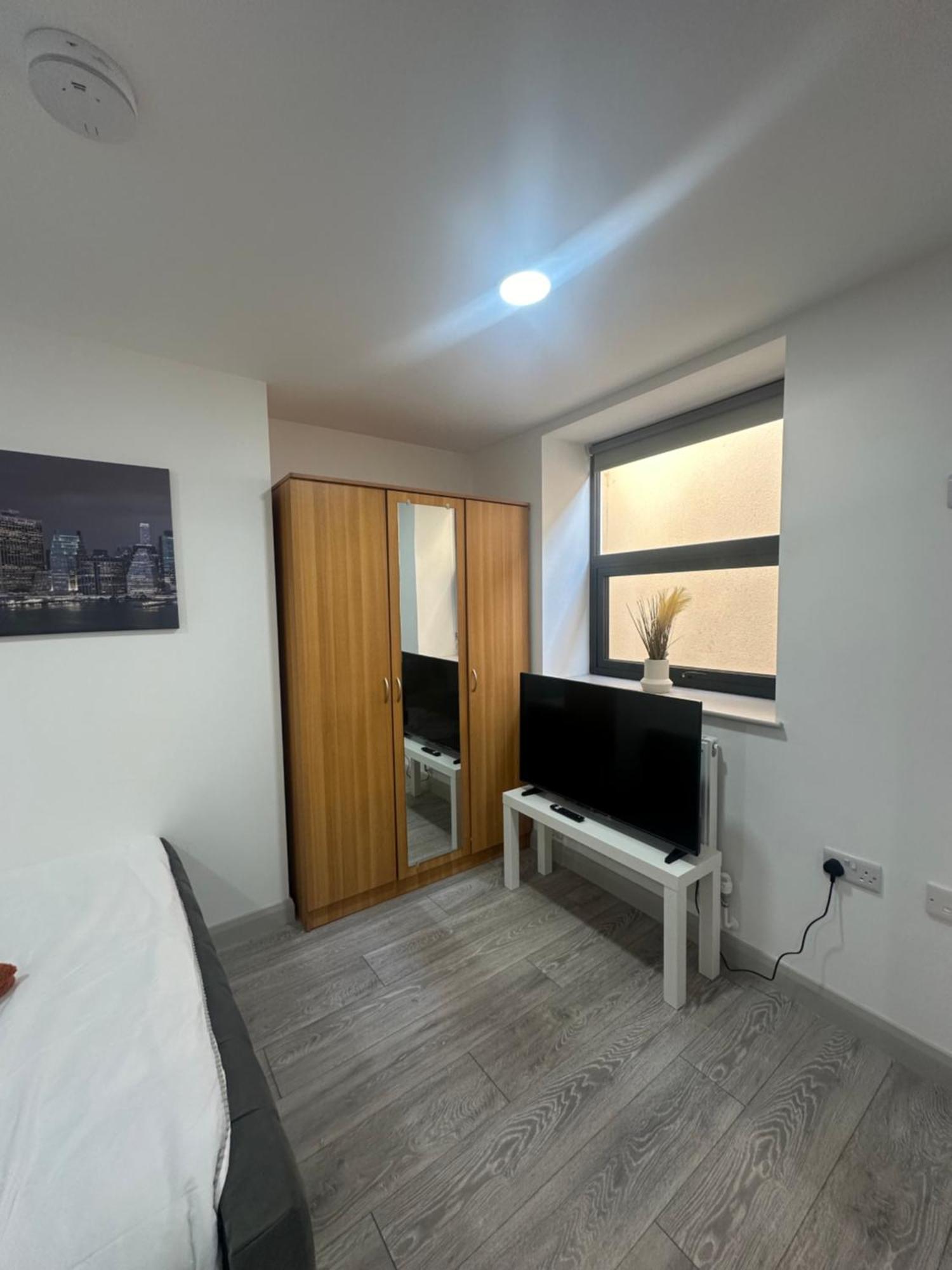 New Build Cozy Flat In London!jay Apartment London