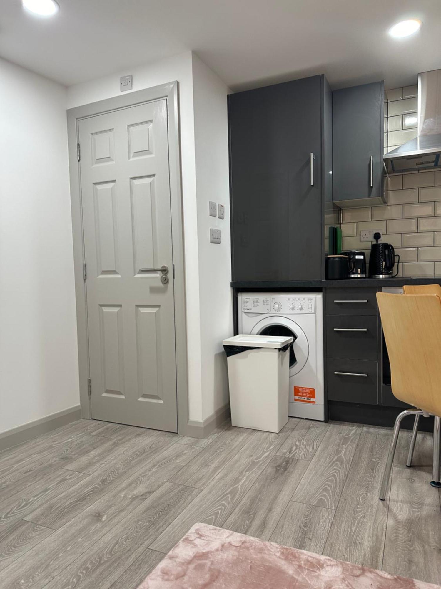 Apartment New Build Cozy Flat In London!jay