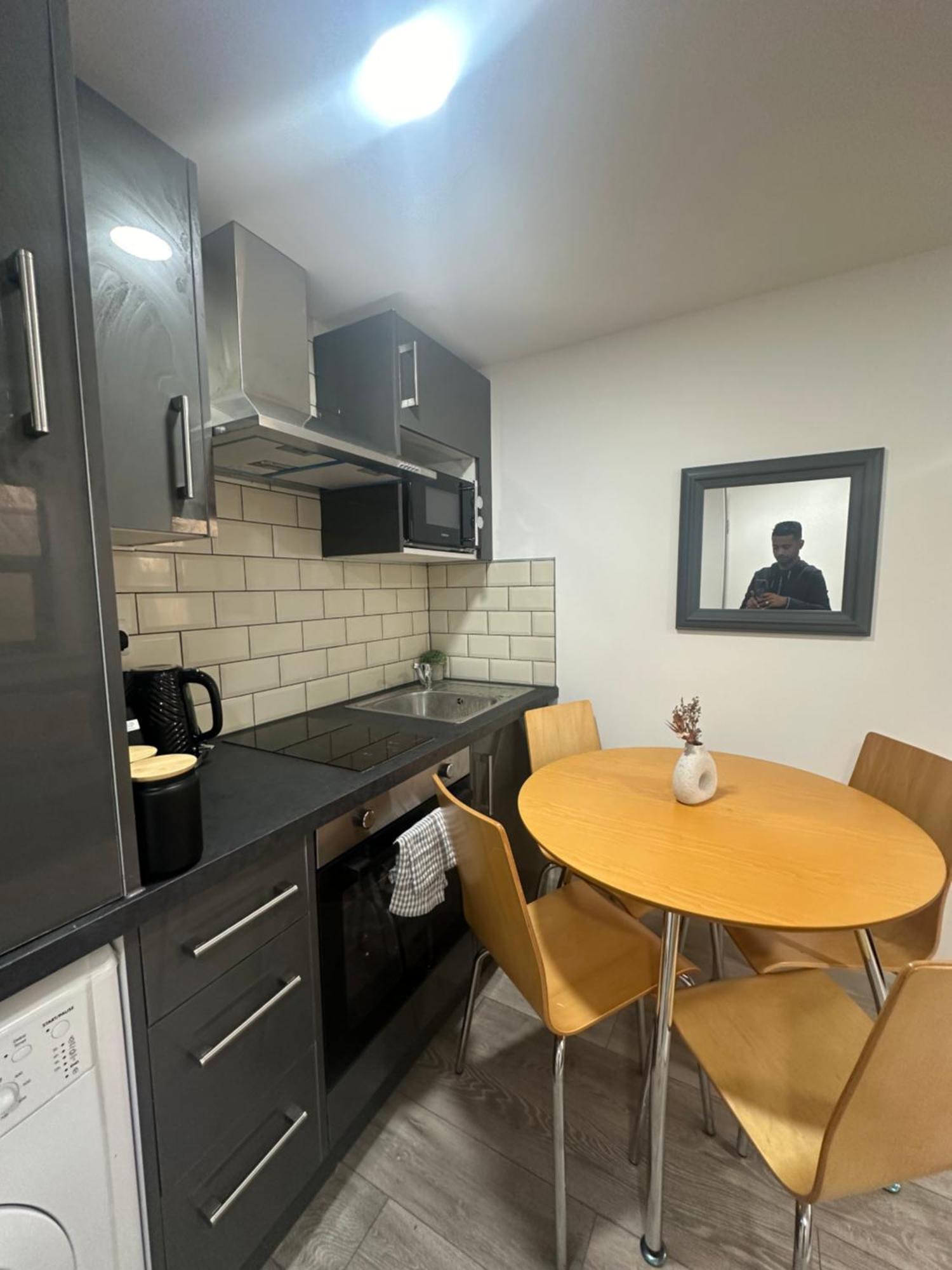 Apartment New Build Cozy Flat In London!jay *
