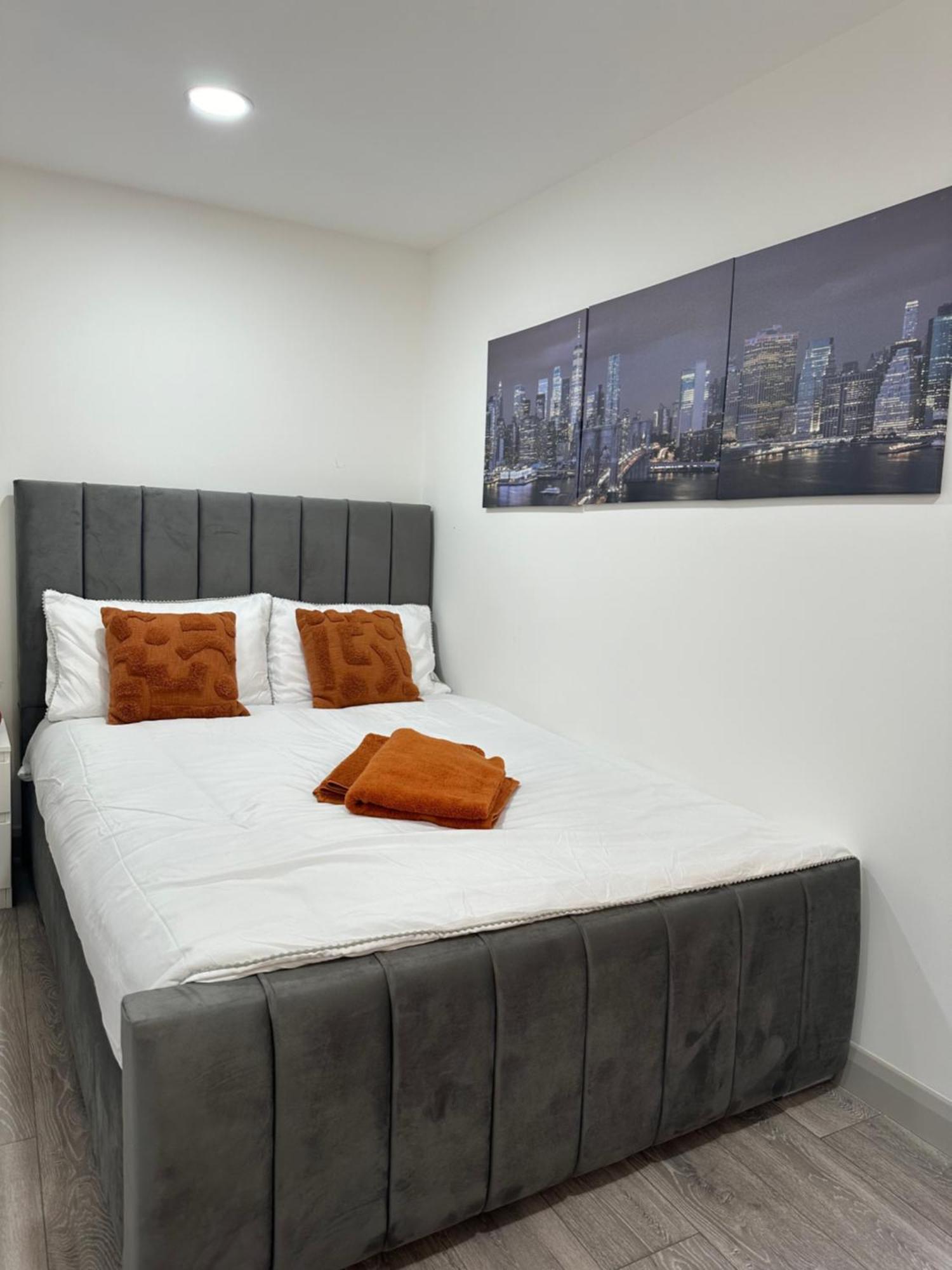 New Build Cozy Flat In London!jay Apartment London