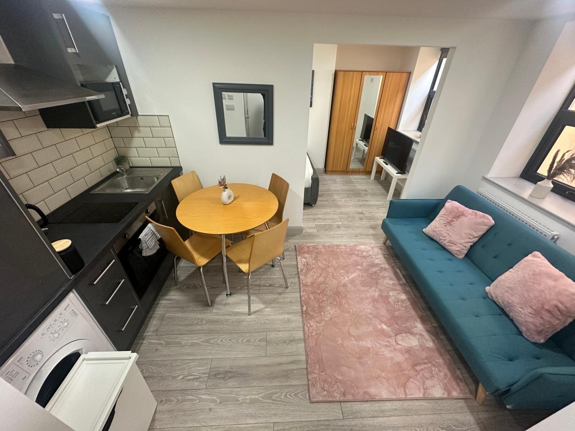 Apartment New Build Cozy Flat In London!jay London
